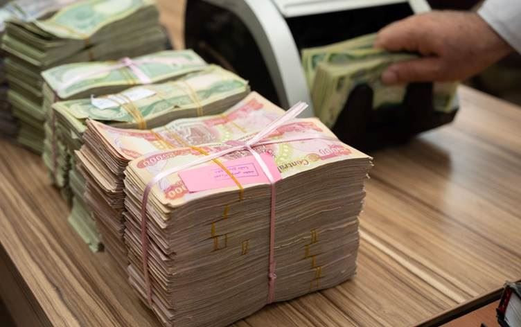 المالية النيابية: رواتب الموظفين مؤمنة والبنك المركزي تعهد بتمويلها