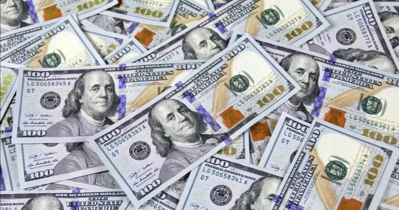 انخفاض سعر الصرف إلى 154 ألف لكل 100 دولار
