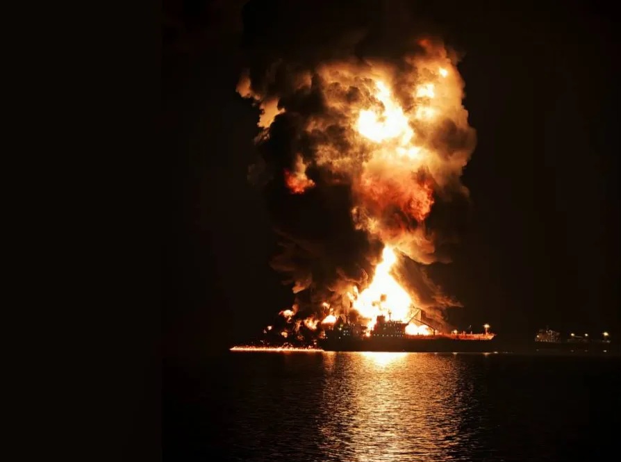 النفط يرتفع إلى 97 دولارًا بعد استهداف ناقلتين تحملان وقودا عراقيا