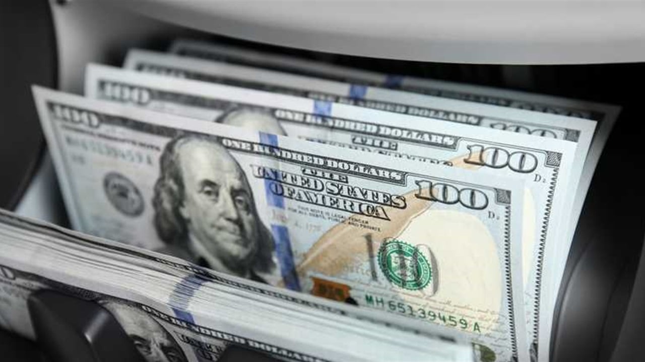 استقرار سعر الصرف عند 152 ألف لكل 100 دولار