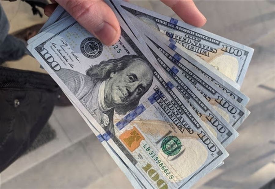 ارتفاع سعر الصرف إلى 152 ألف لكل 100 دولار