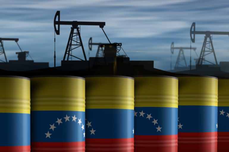 النفط ينخفض بعد تصريح لترمب بشأن نفط فنزويلا