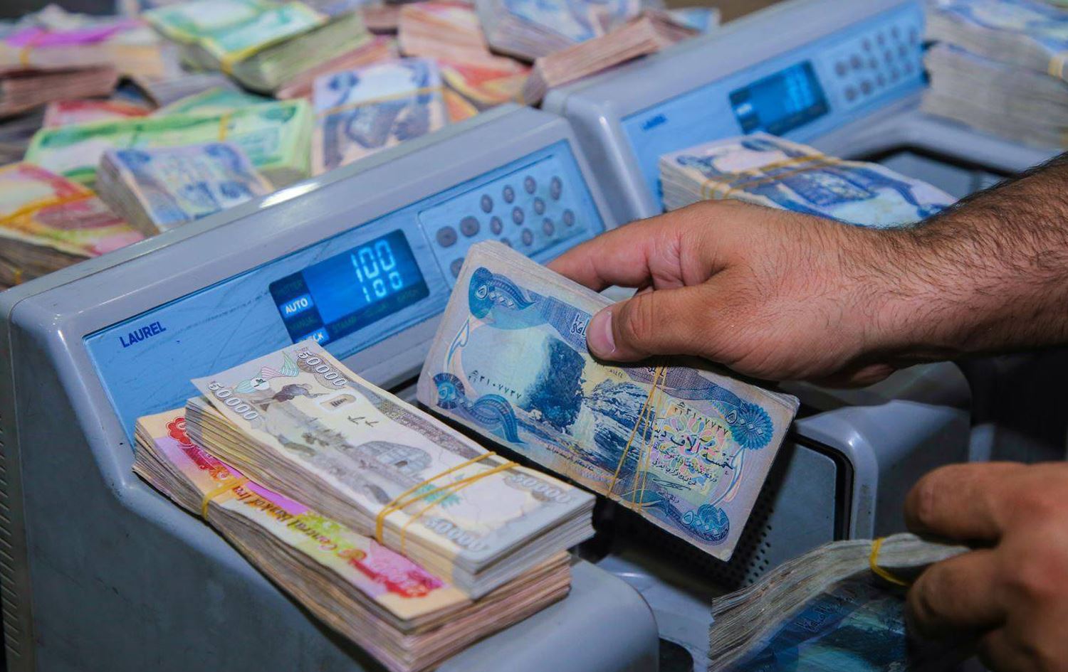 بدء صرف رواتب منتسبي وزارة الداخلية لشهر آب