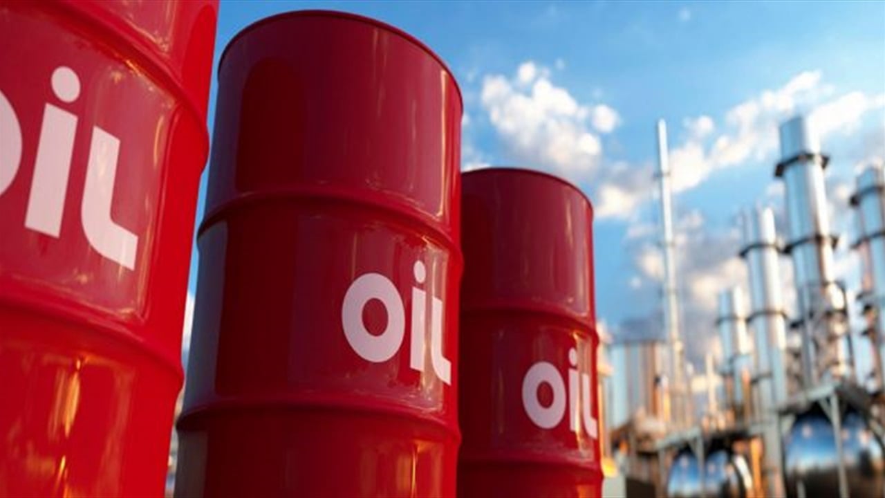 النفط يواصل المكاسب بعد اسقاط مسيرة ايرانية