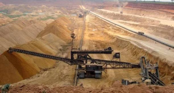 الصناعة: إنشاء معمل فوسفات في الأنبار بتكلفة ملياري دولار